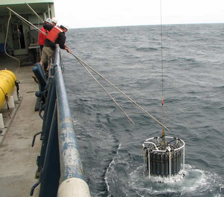 Deploying the CTD at Mothra Vent