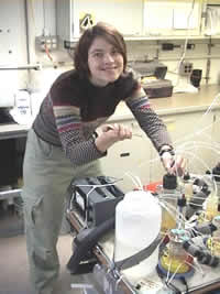 image of Amanda Bates, click for full size